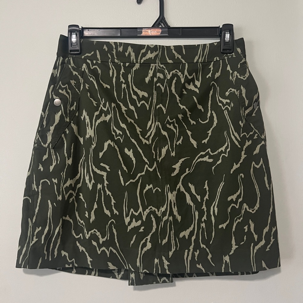 Athleta Vienna Voyage Eucalyptus Olive Green Skort Women 12